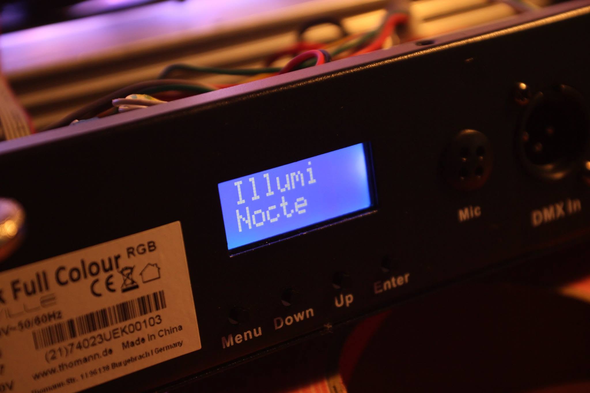 Stairville xBrick mit der Alternativfirmware INBrick auf dem Display